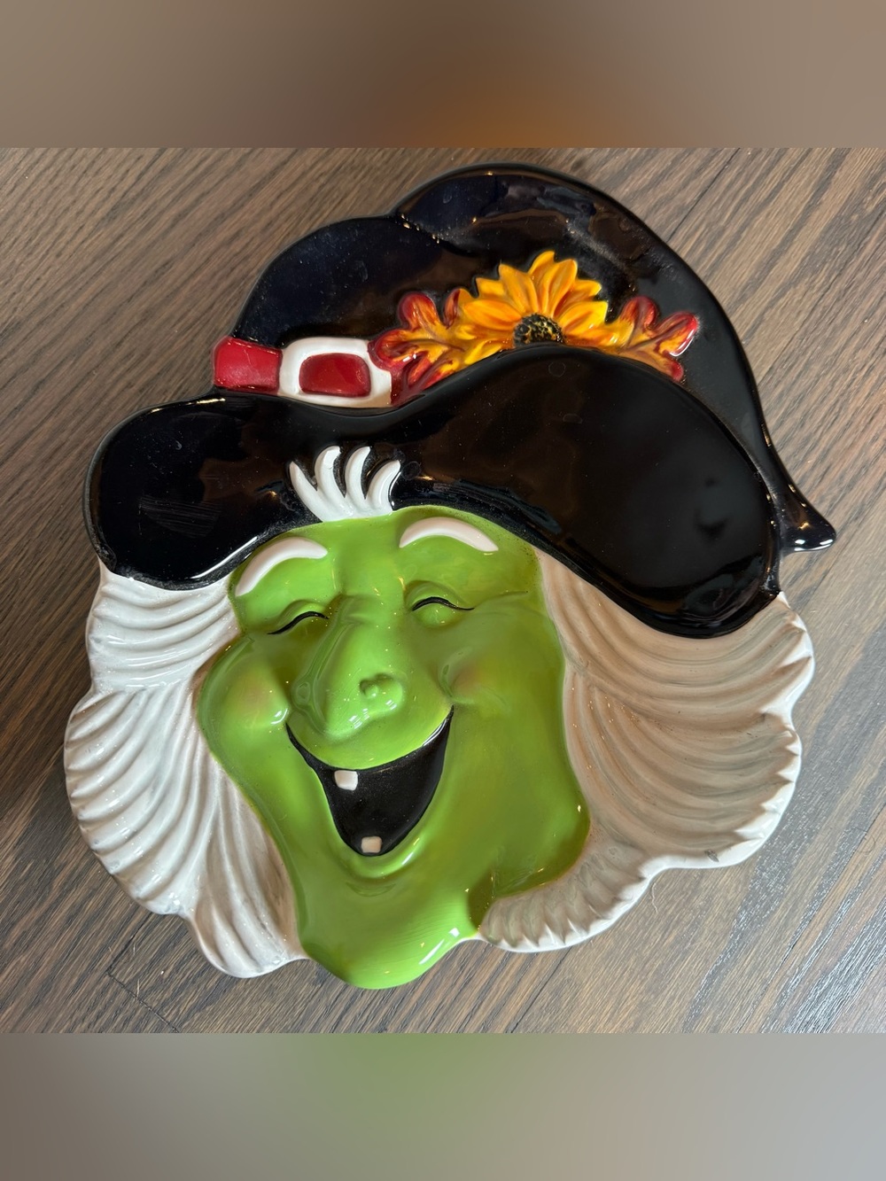 Signature Collection Green Witch Plate with Black Hat and Sunflower Accent